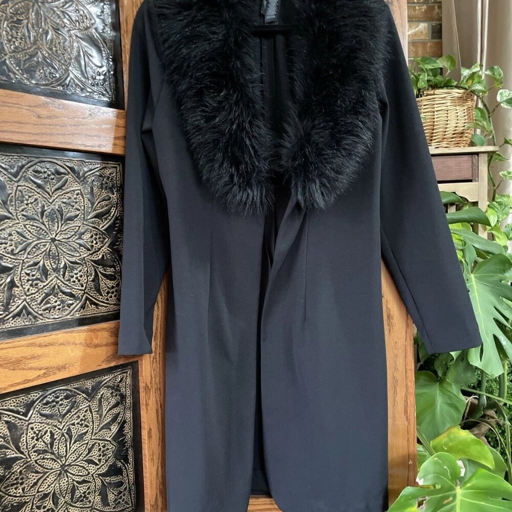 Bisou Bisou Black Coat/Duster with Removable Fur Collar